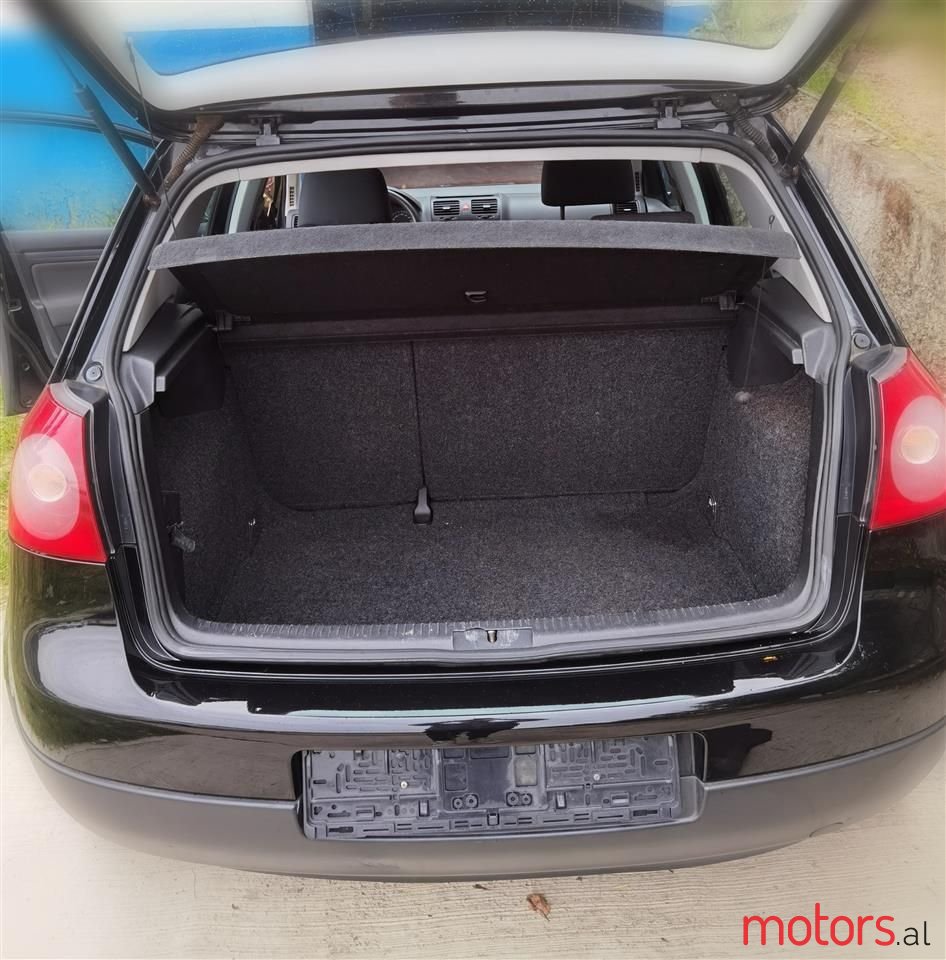 2005' Volkswagen Golf photo #6