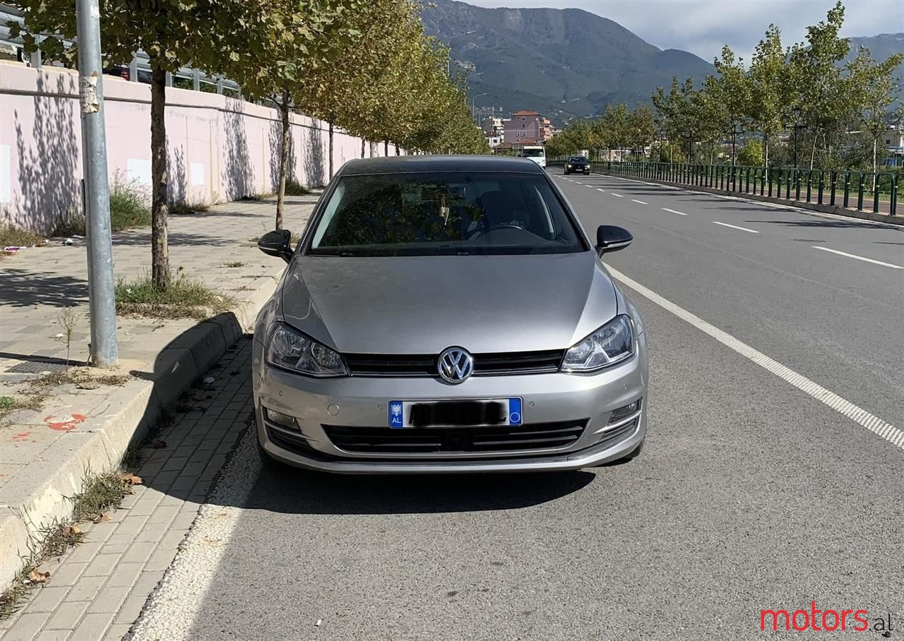 2013' Volkswagen Golf photo #2