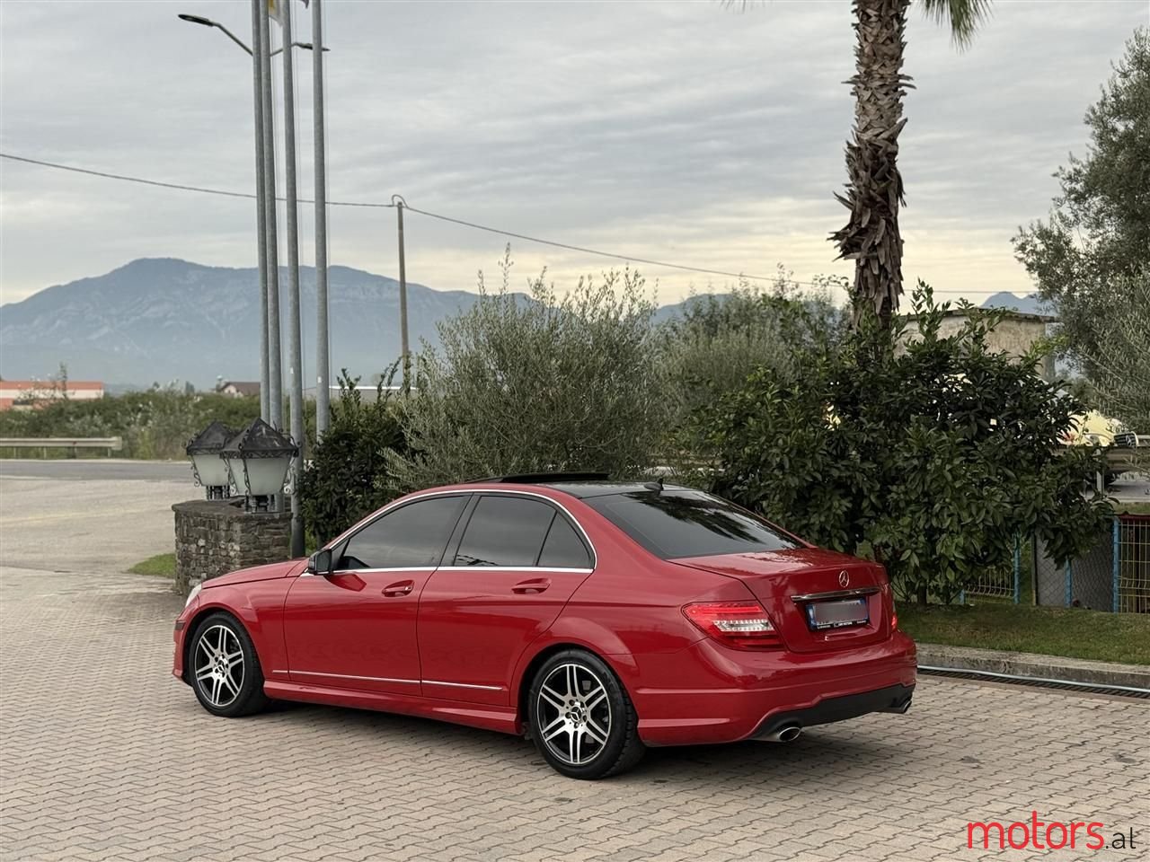 2013' Mercedes-Benz C 300 photo #3