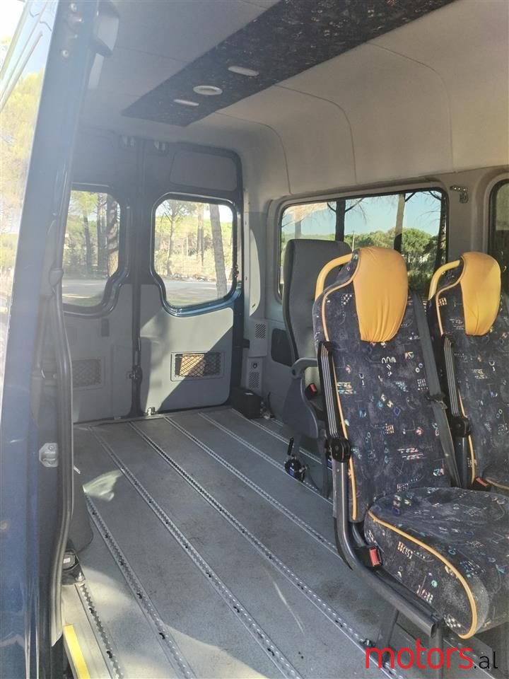 2010' Mercedes-Benz Sprinter photo #6