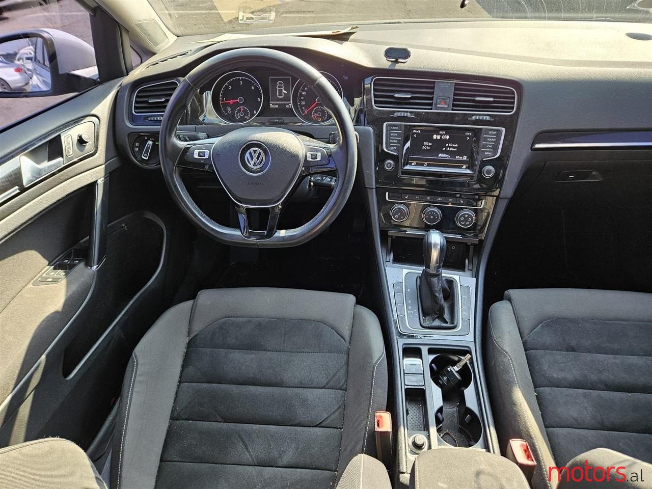 2014' Volkswagen Golf photo #5