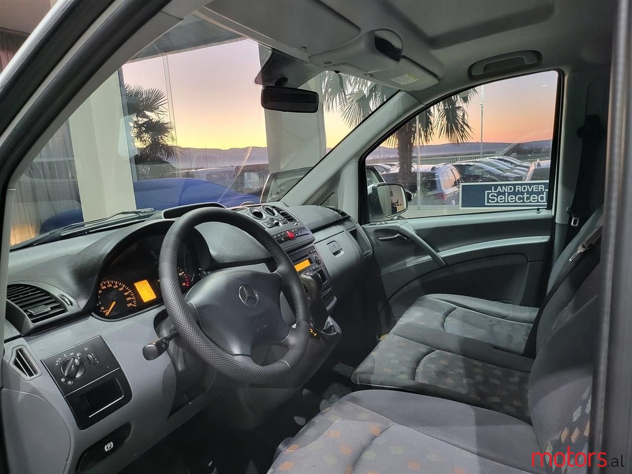 2011' Mercedes-Benz V 220 photo #6