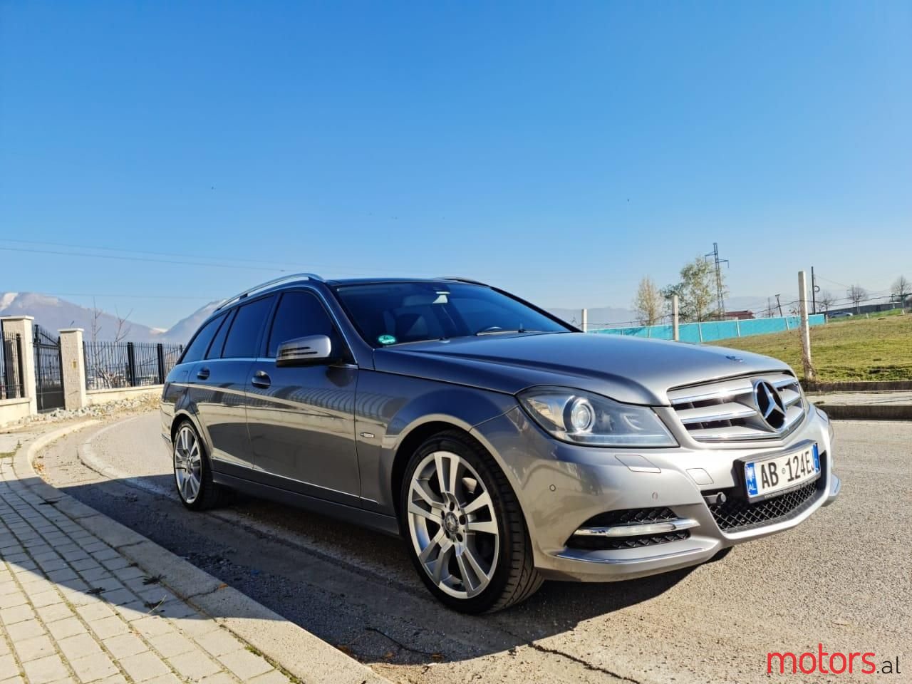 2012' Mercedes-Benz 200 photo #6