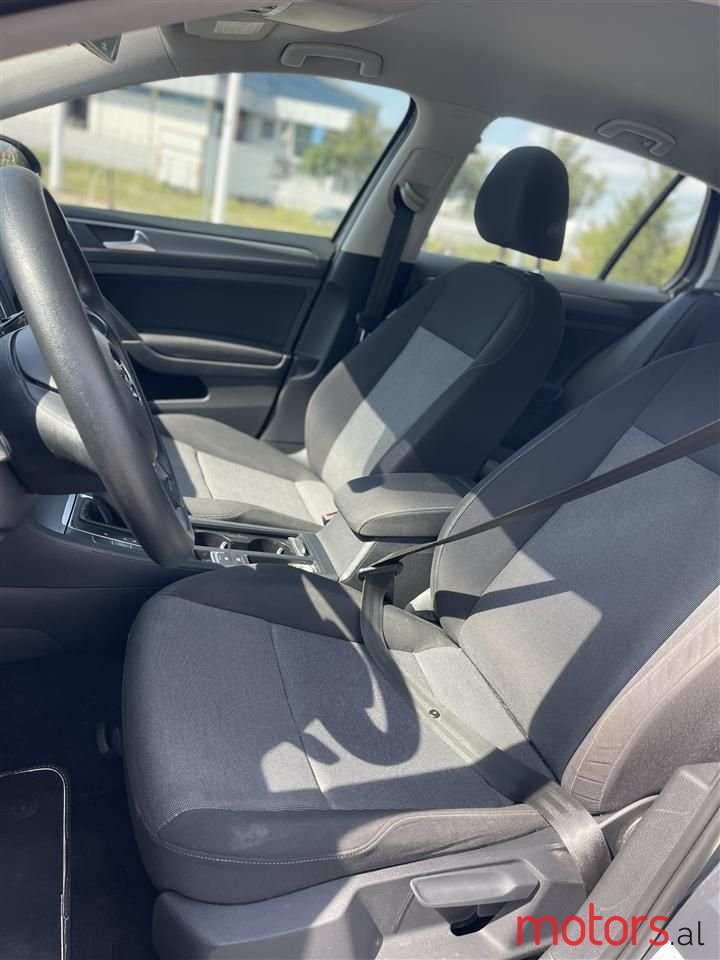 2014' Volkswagen Golf photo #6