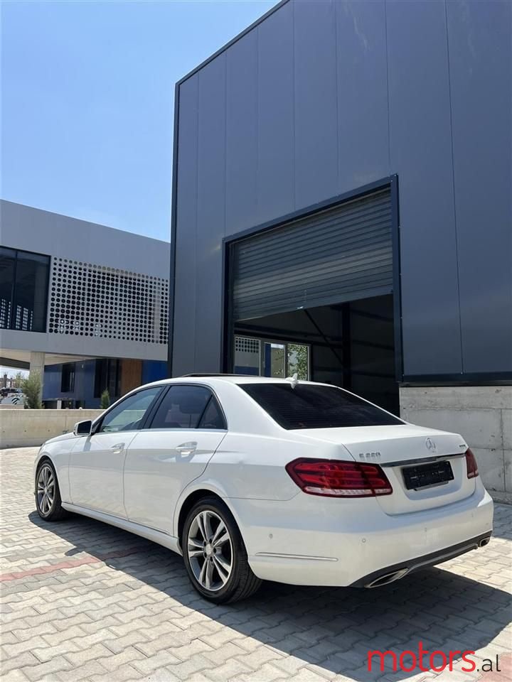2015' Mercedes-Benz E 220 photo #5