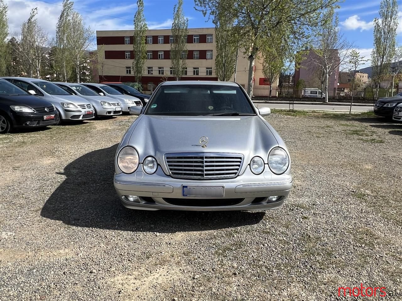 2000' Mercedes-Benz E 220 photo #2