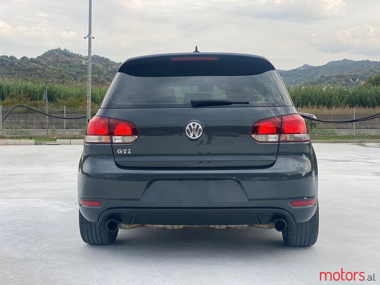 2010' Volkswagen Golf photo #5