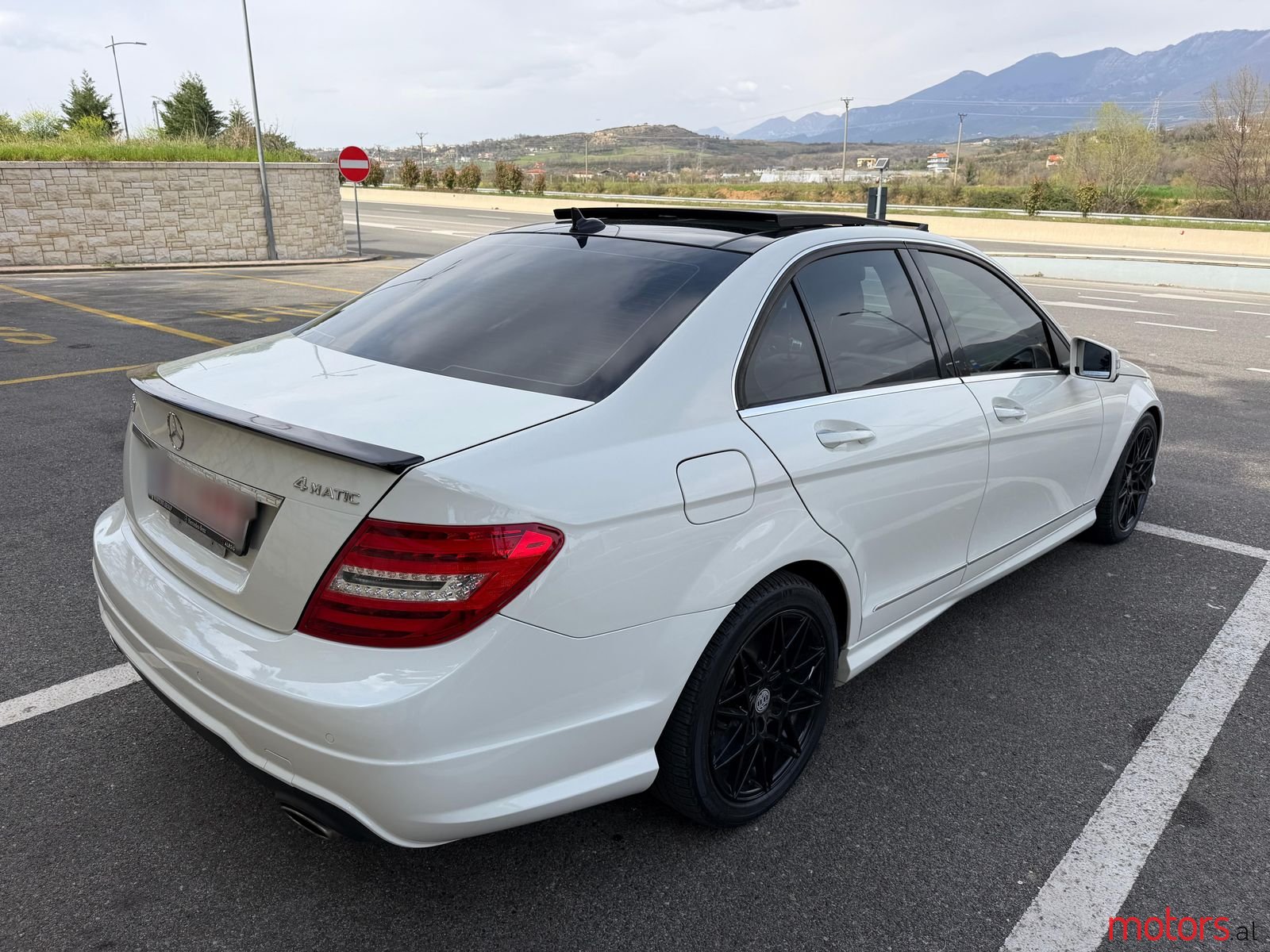 2012' Mercedes-Benz C 300 photo #3