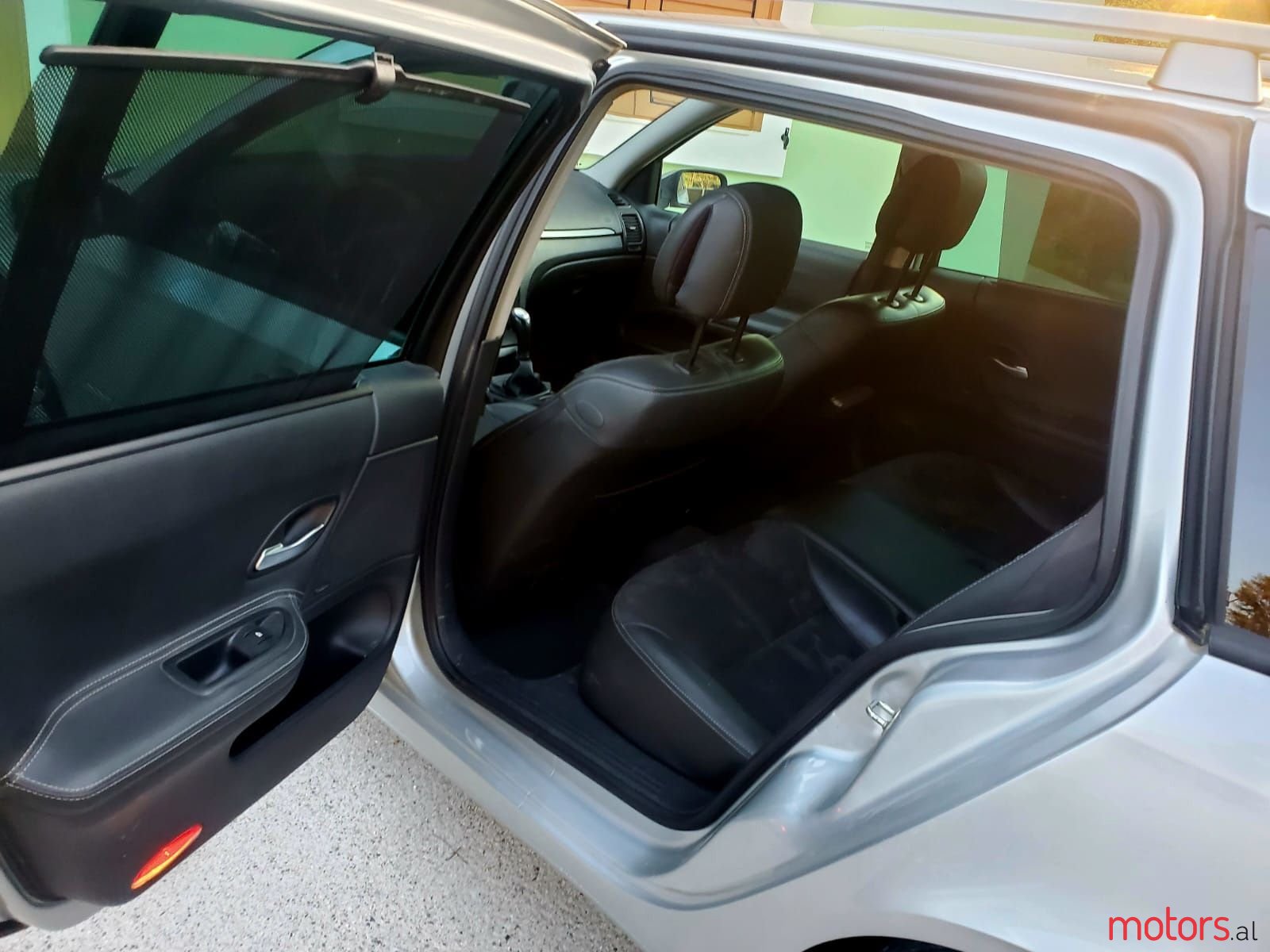 2007' Renault Laguna photo #5