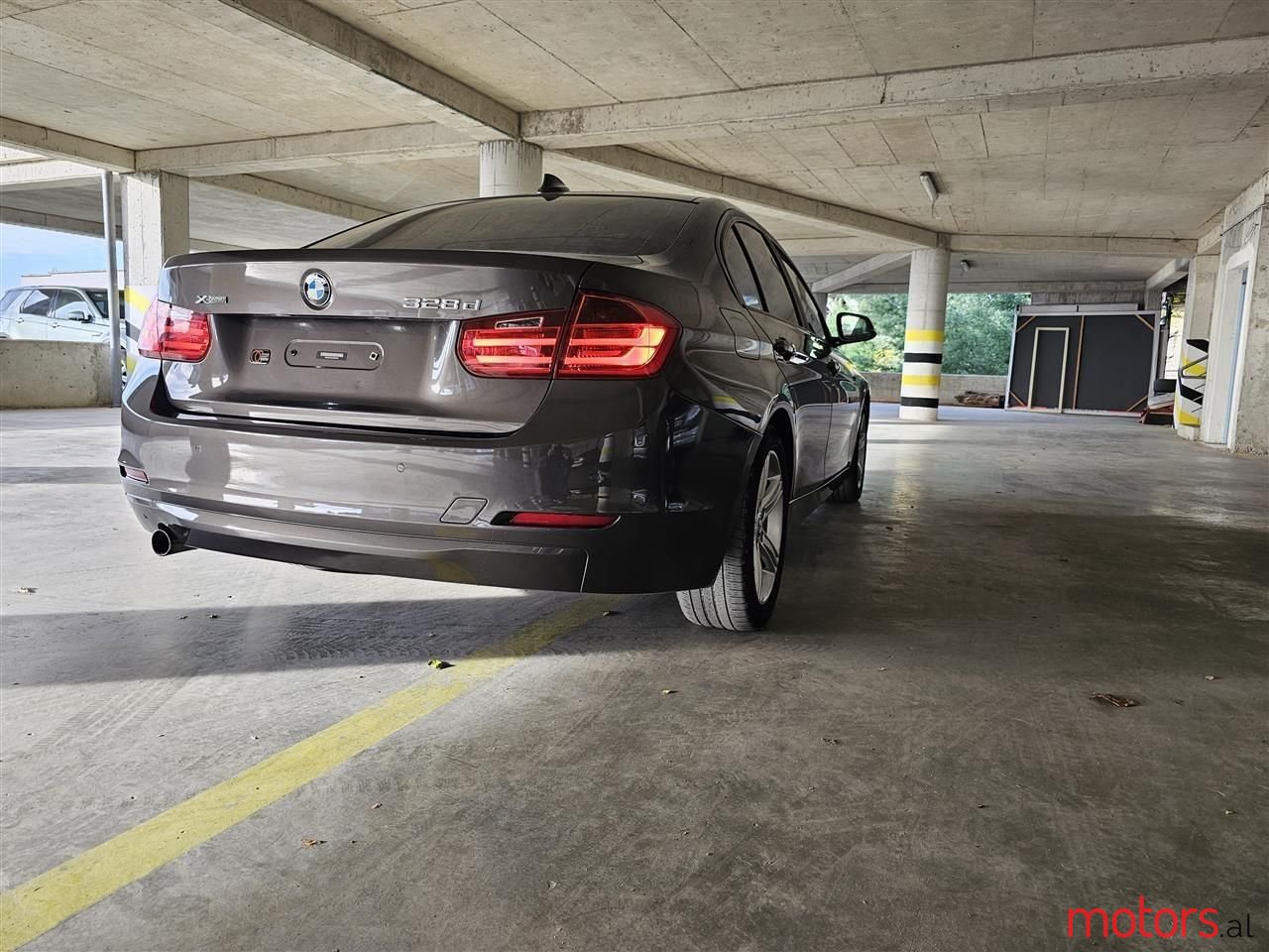 2014' BMW 328 photo #3