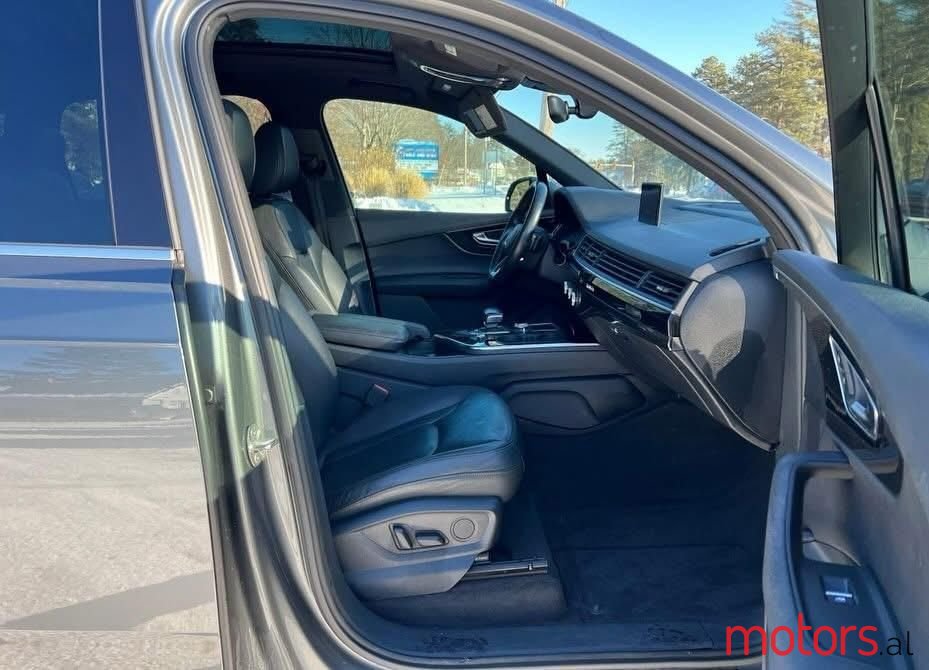 2017' Audi Q7 photo #3