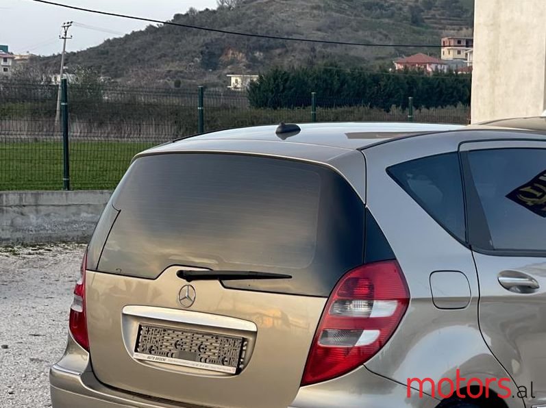 2006' Mercedes-Benz A 180 photo #3