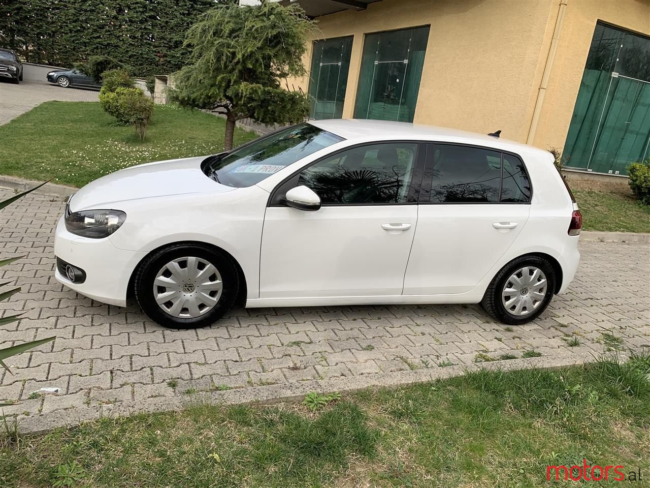 2009' Volkswagen Golf photo #3