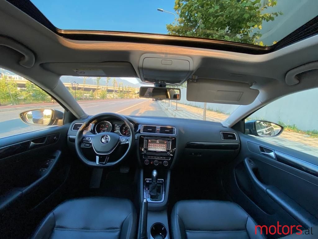 2015' Volkswagen Jetta photo #5