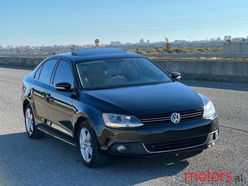 2012' Volkswagen Jetta photo #3