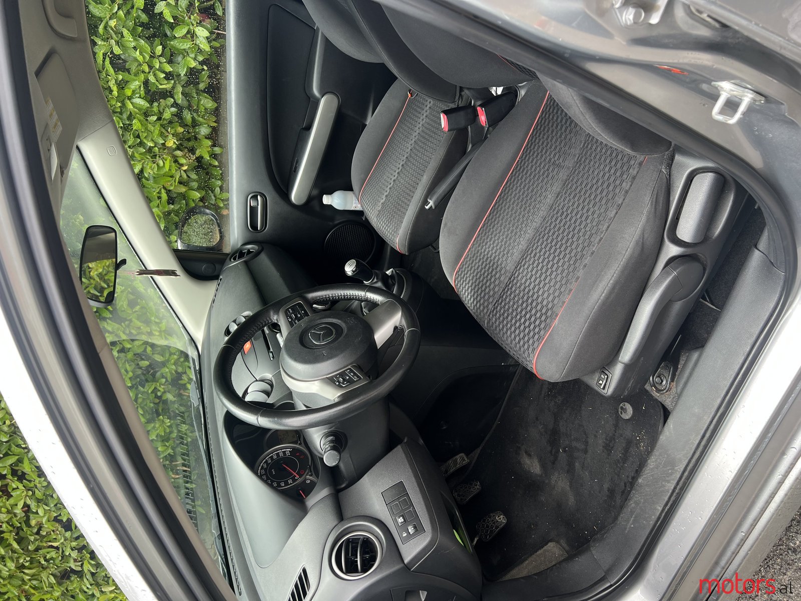 2011' Mazda 2 photo #7