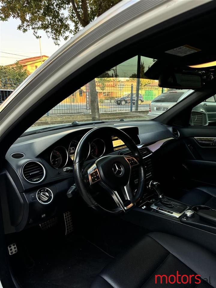 2012' Mercedes-Benz C 300 photo #4