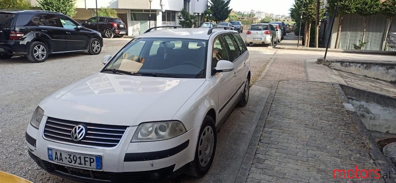 2005' Volkswagen Passat photo #2