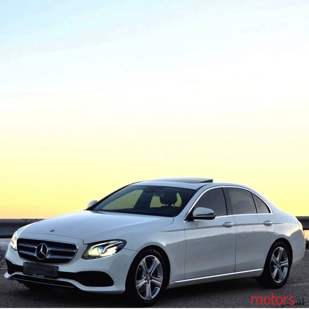 2017' Mercedes-Benz E 220 photo #1