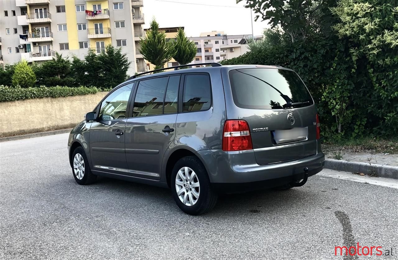 2006' Volkswagen Touran photo #4