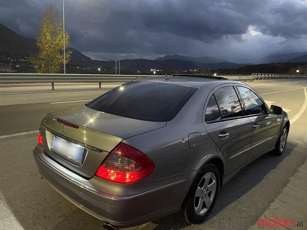 2008' Mercedes-Benz E 320 photo #4