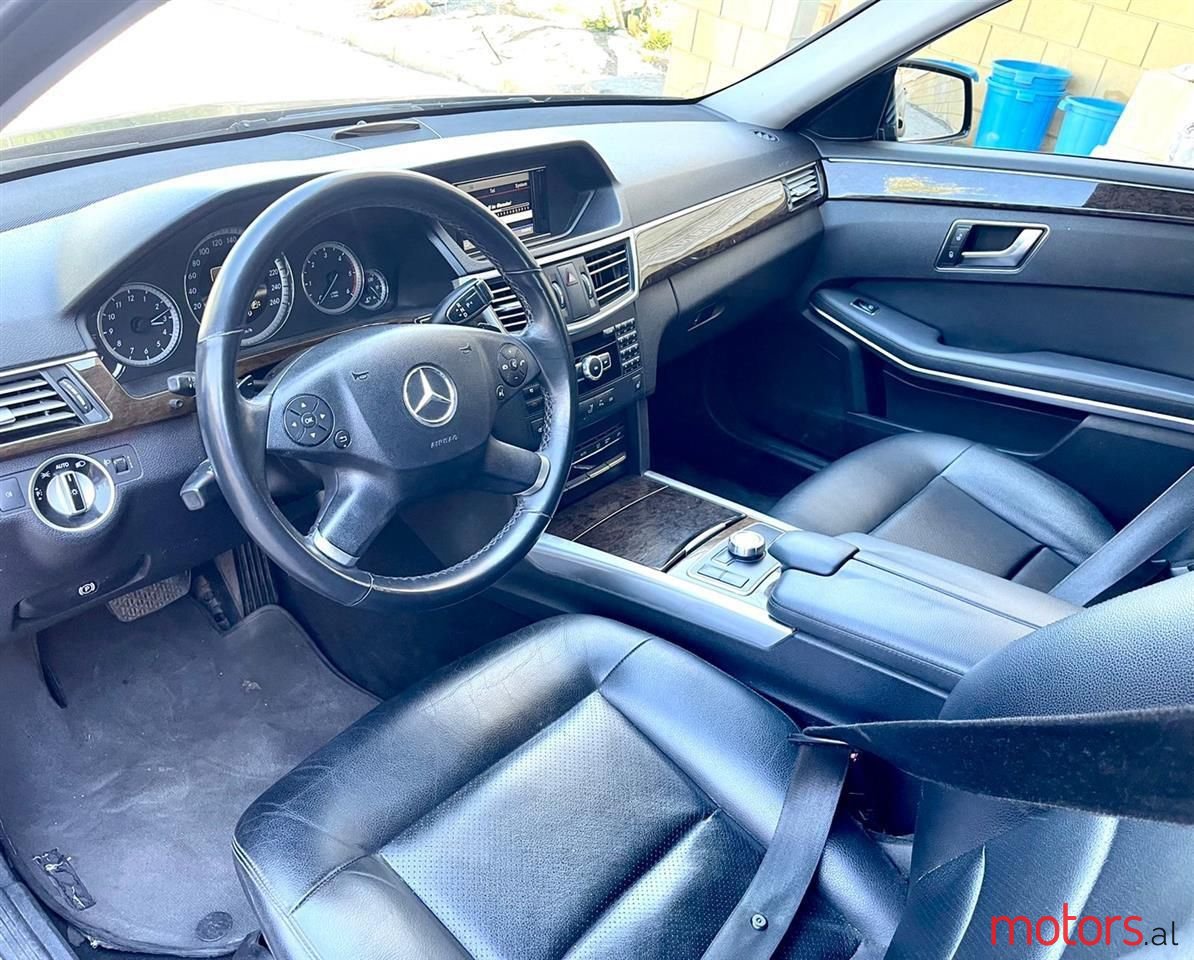 2013' Mercedes-Benz E 220 photo #5