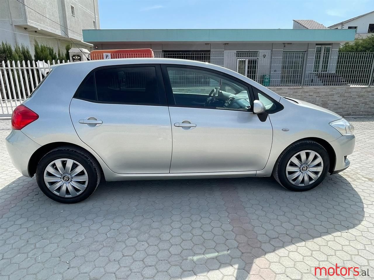 2008' Toyota Auris photo #3