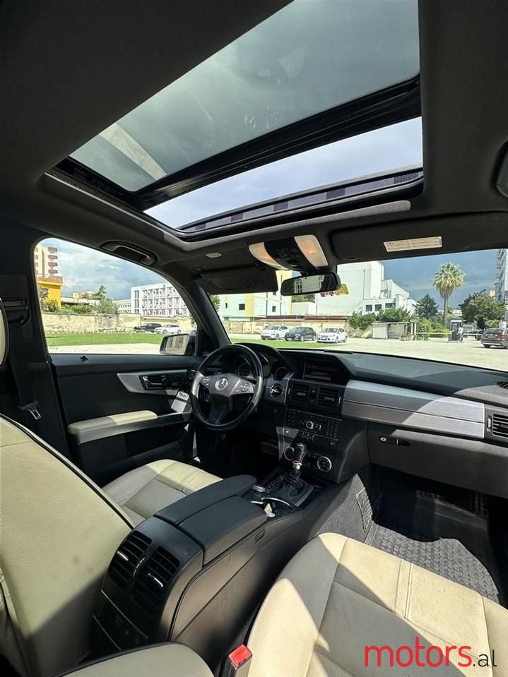 2010' Mercedes-Benz GLK 320 photo #5