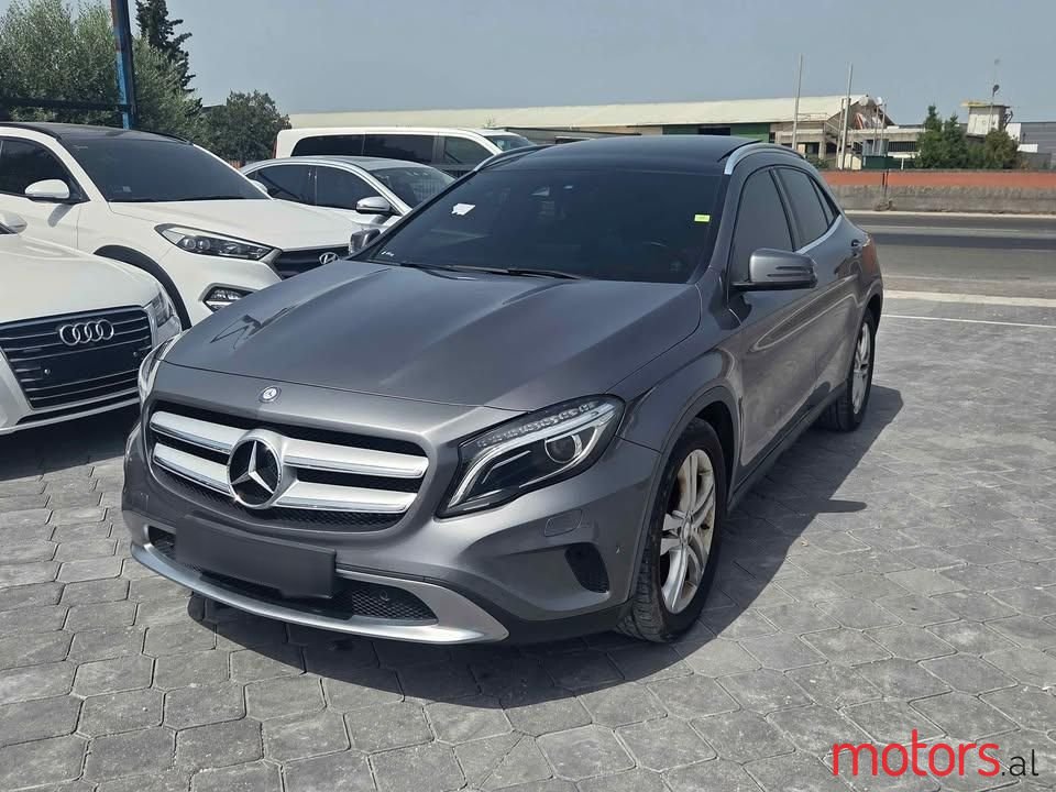 2016' Mercedes-Benz 220 photo #2