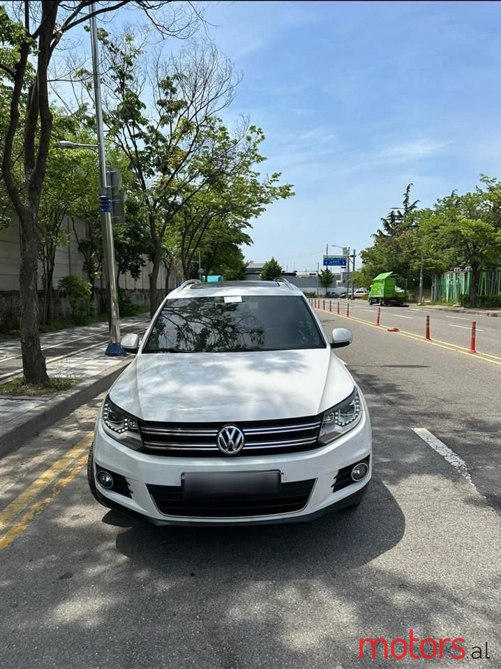 2014' Volkswagen Tiguan photo #5