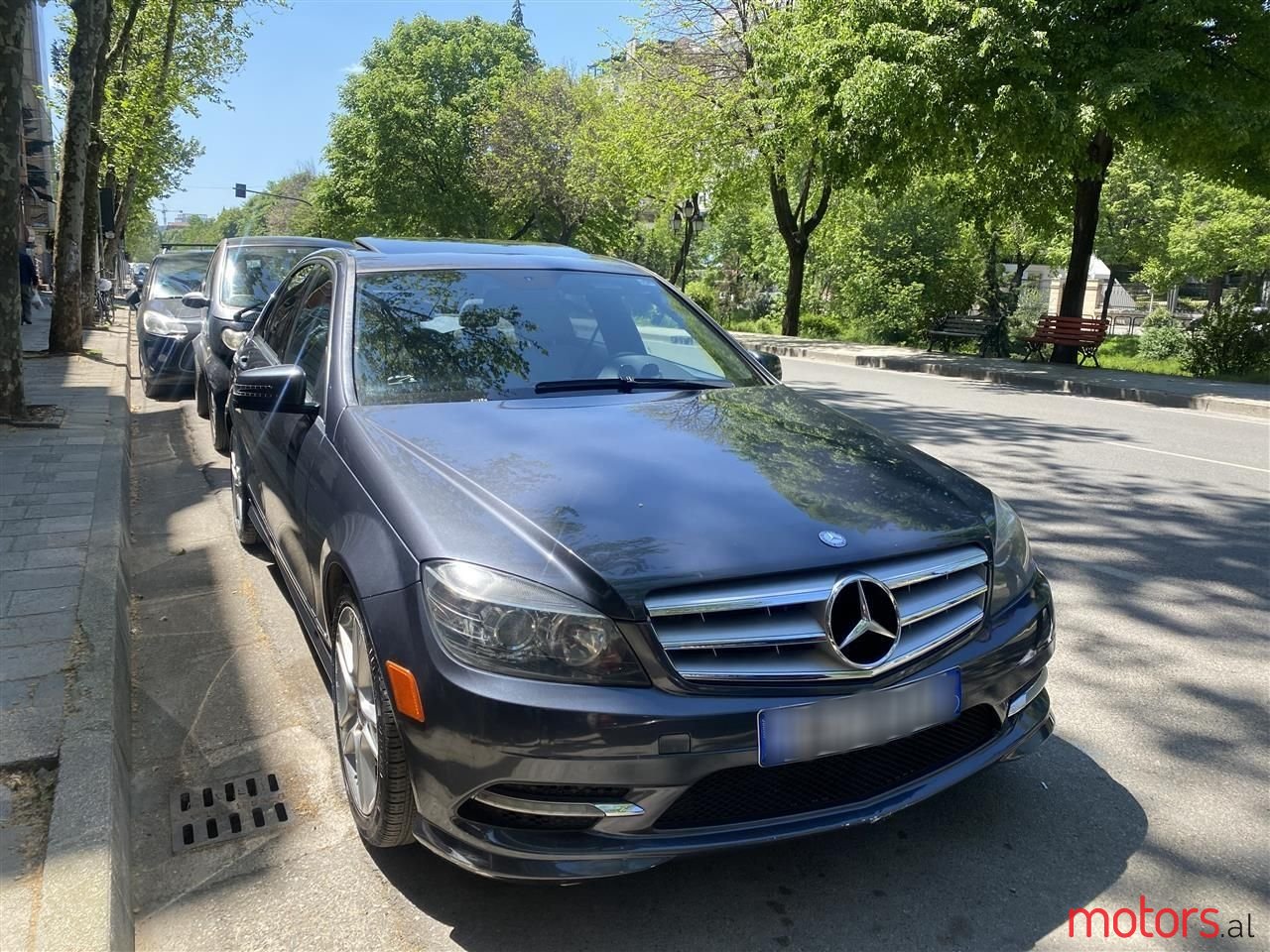 2011' Mercedes-Benz C 300 photo #2