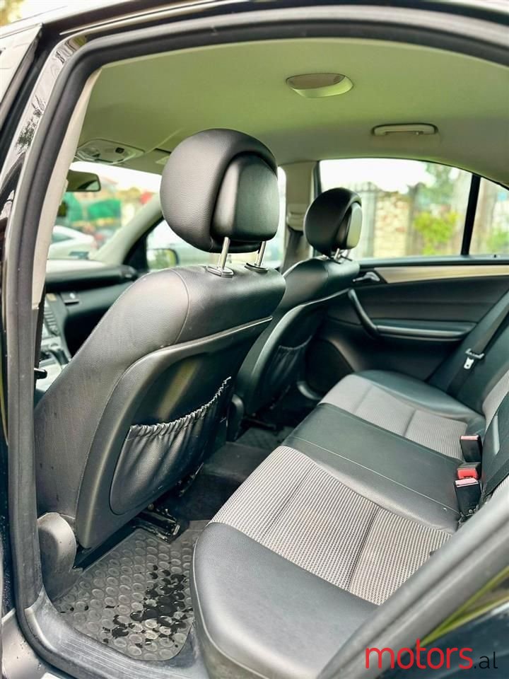 2006' Mercedes-Benz C 180 photo #3