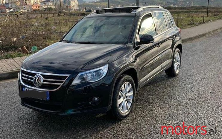 2009' Volkswagen Tiguan photo #1