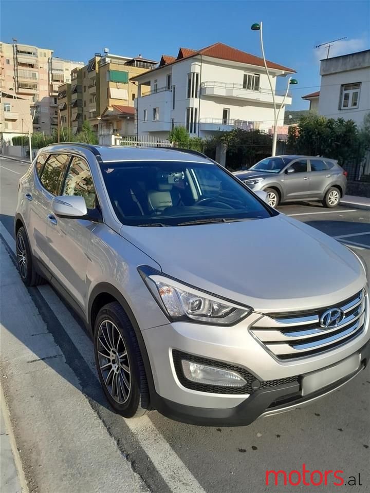 2013' Hyundai Santa Fe photo #4