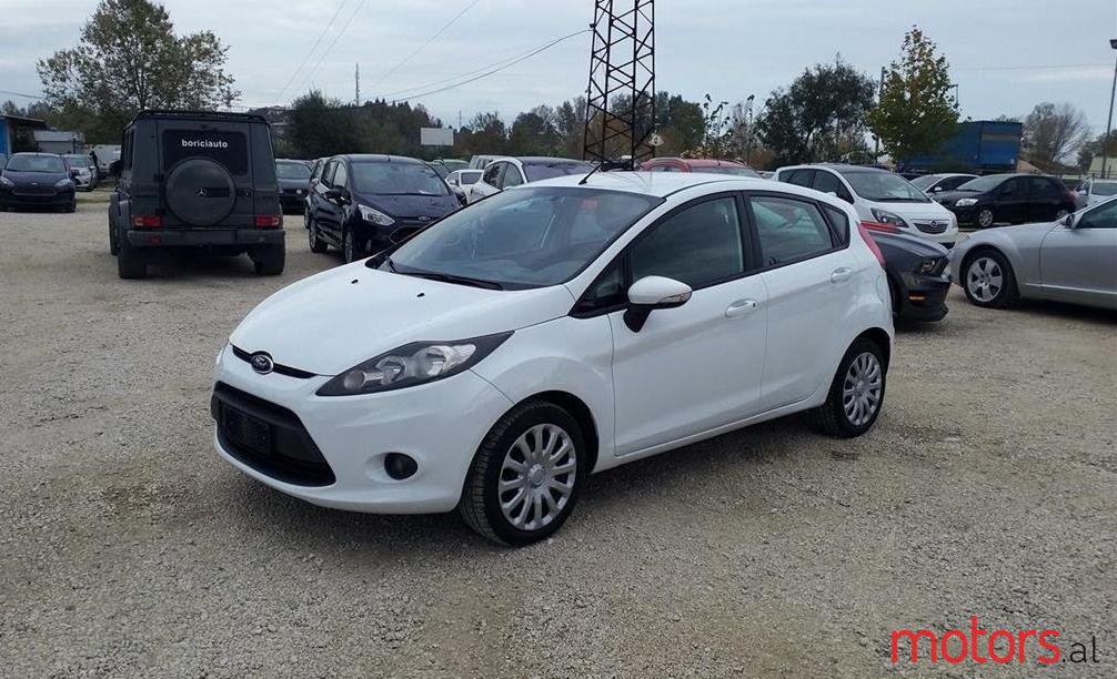 2011' Ford Fiesta photo #1