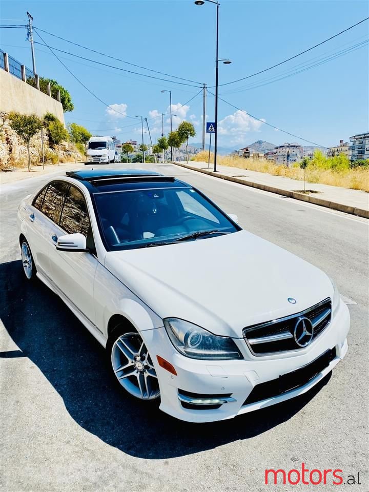 2012' Mercedes-Benz C 300 photo #3