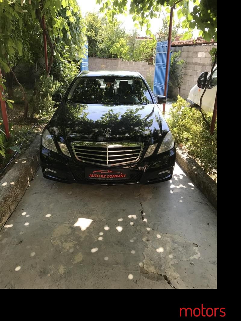 2010' Mercedes-Benz E 220 photo #4