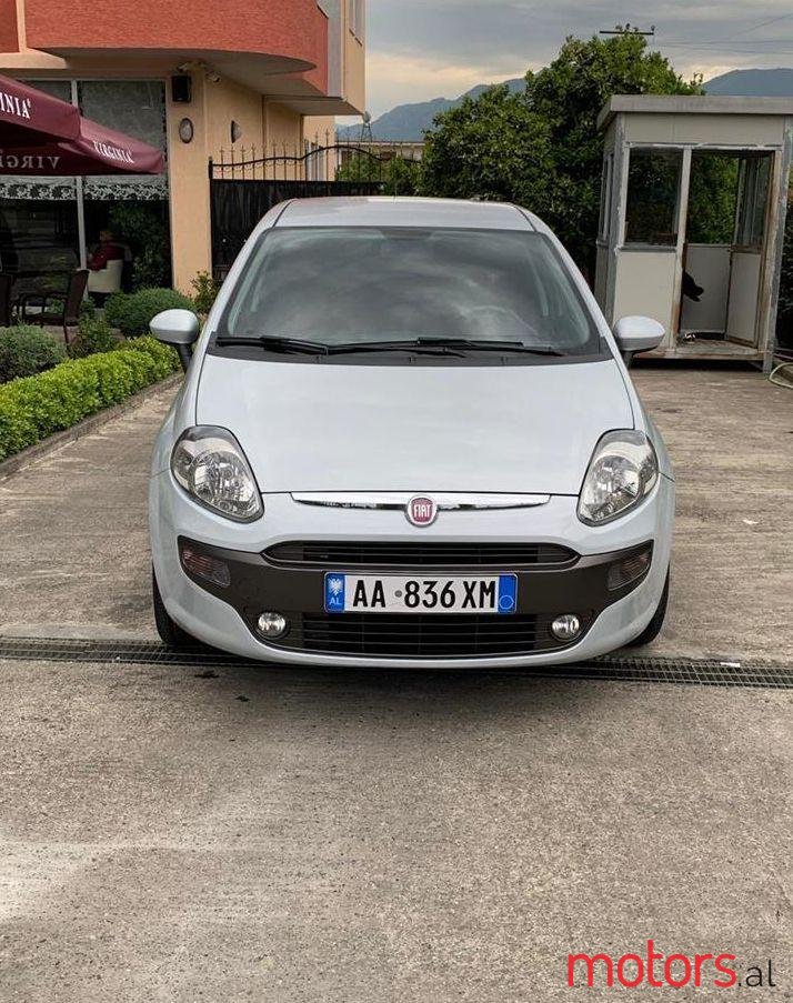 2010' Fiat Punto Evo photo #1