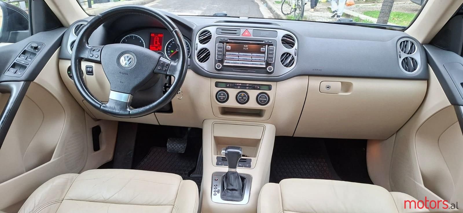 2009' Volkswagen Tiguan photo #4