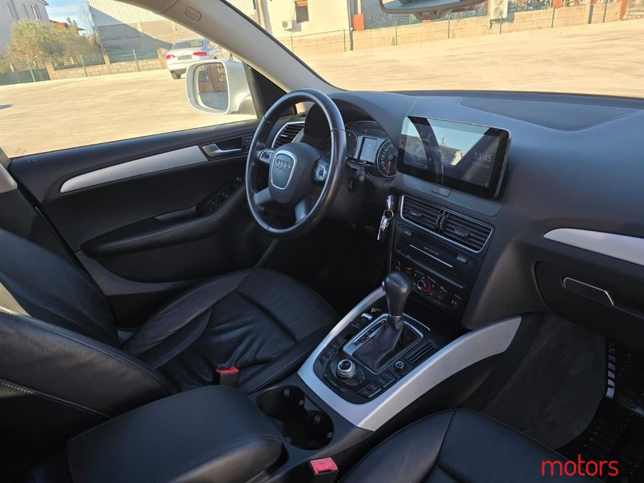 2010' Audi Q5 photo #6