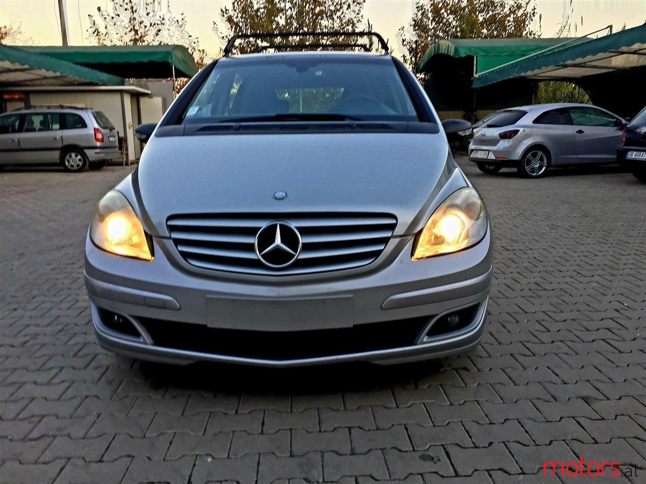 2006' Mercedes-Benz B 180 photo #1