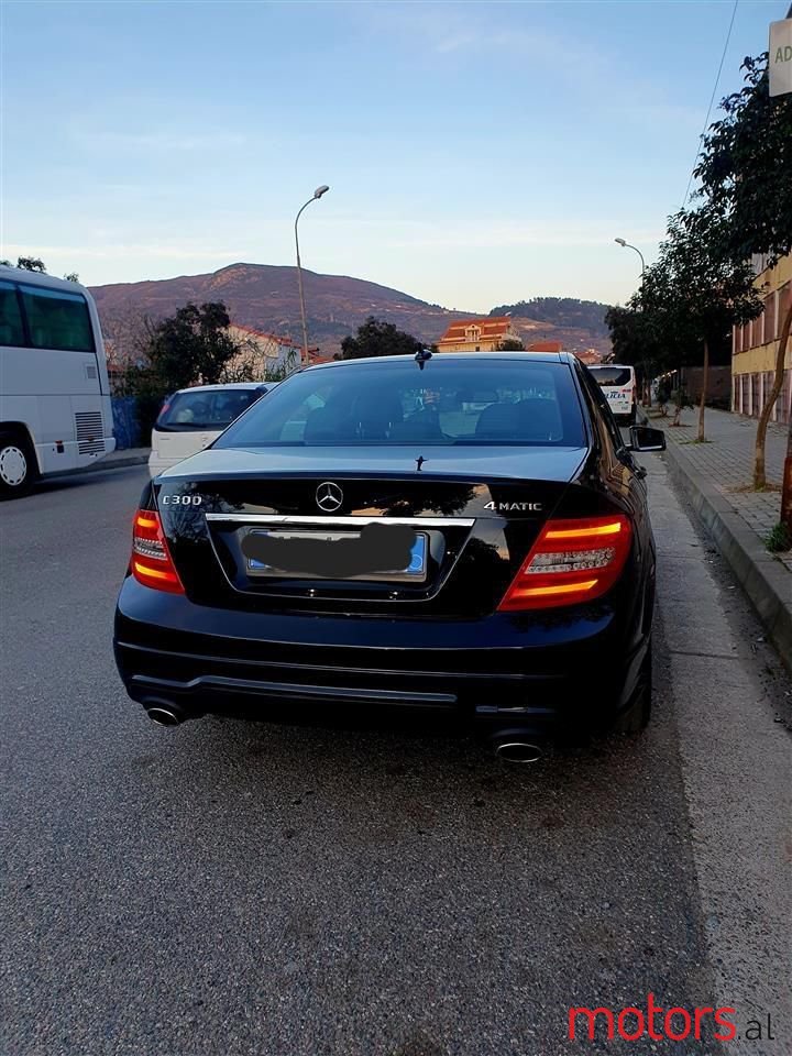 2012' Mercedes-Benz C 300 photo #6