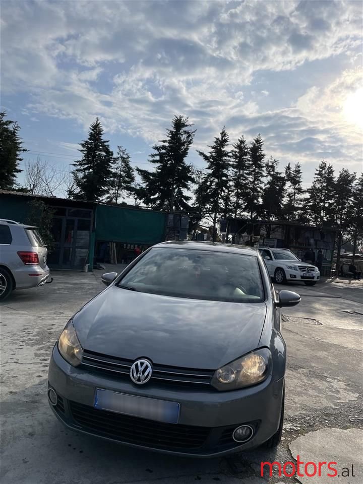 2010' Volkswagen Golf photo #1