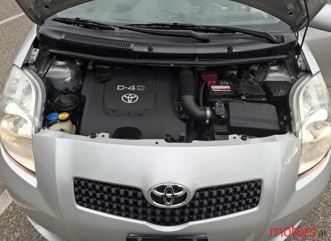2009' Toyota Yaris photo #5