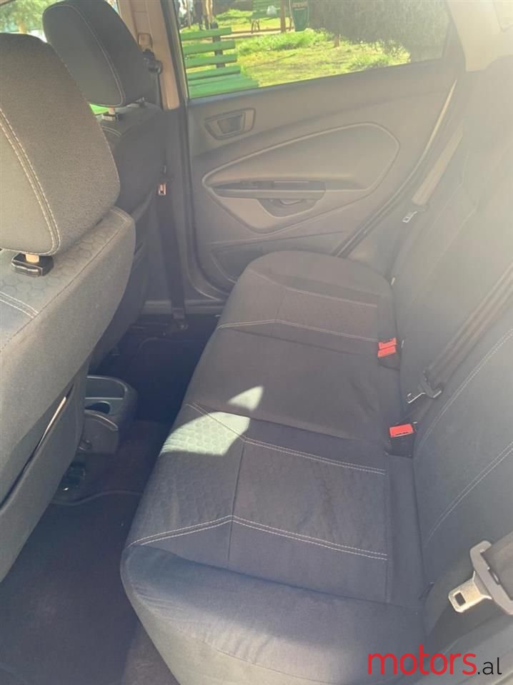 2010' Ford Fiesta photo #5