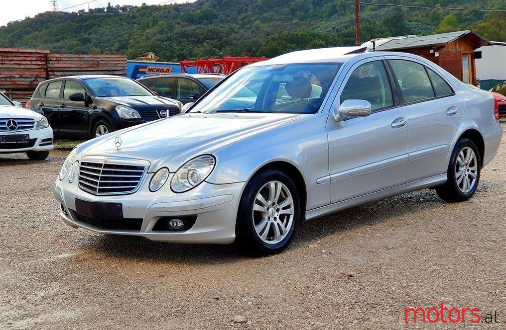 2007' Mercedes-Benz E 220 photo #1