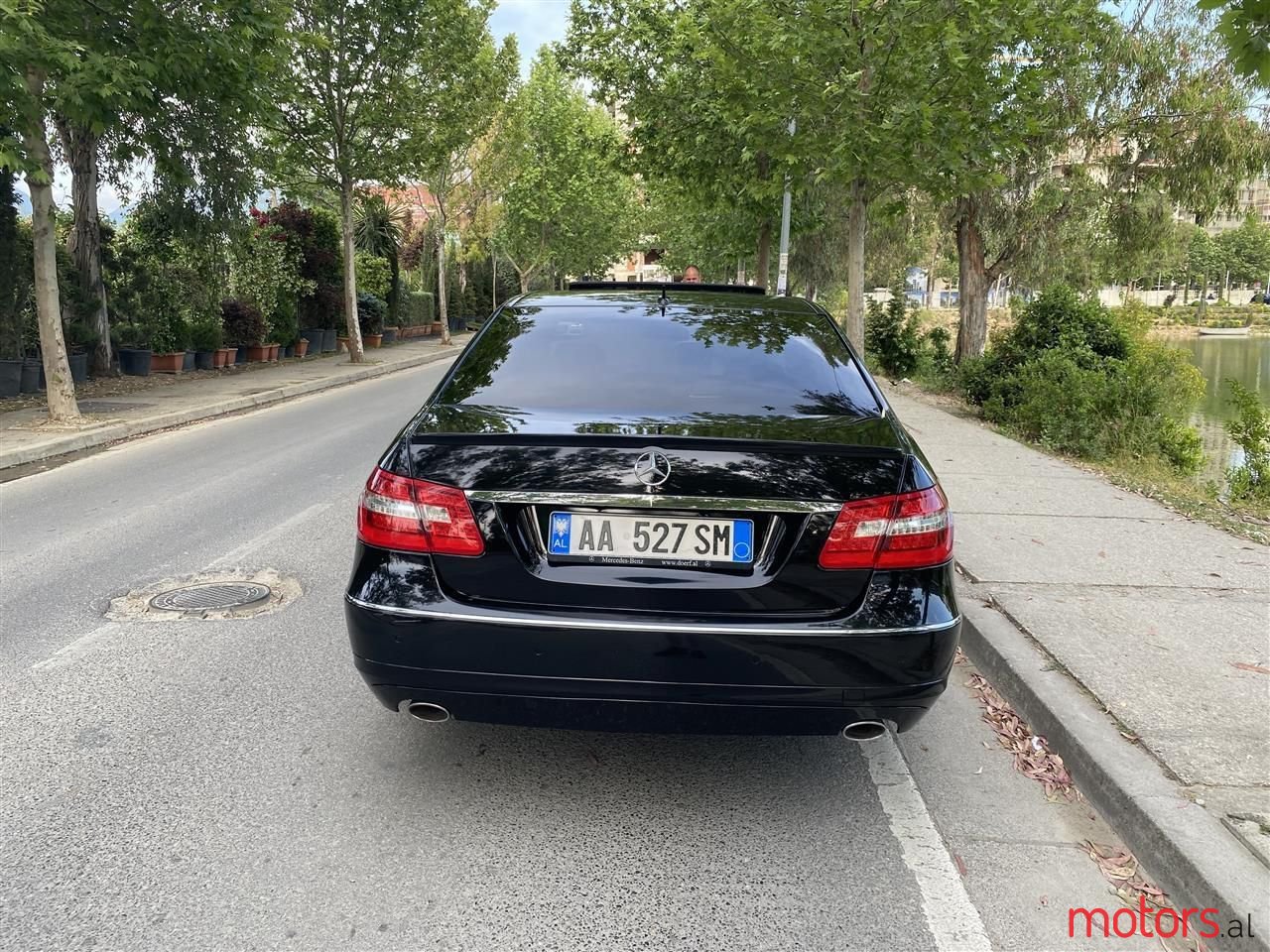 2009' Mercedes-Benz E 350 photo #3