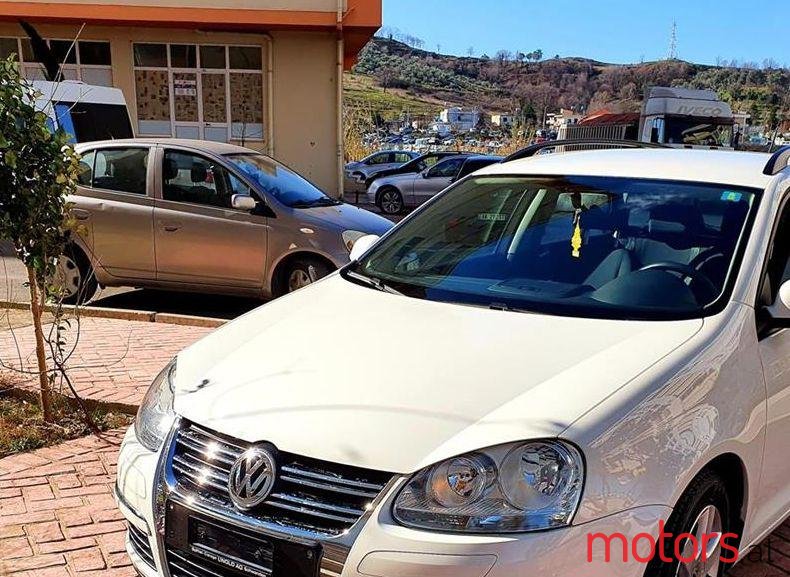 2009' Volkswagen Golf Sportvan photo #1