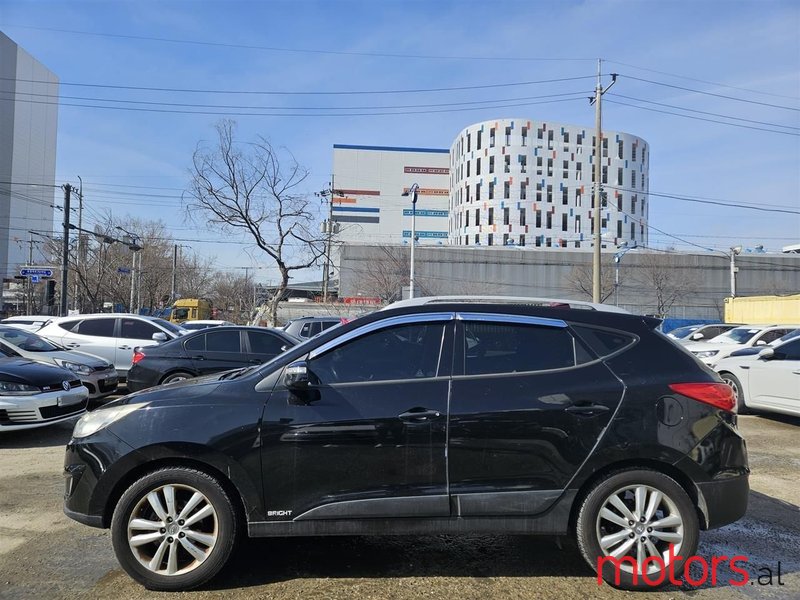 2010' Hyundai Tucson photo #2