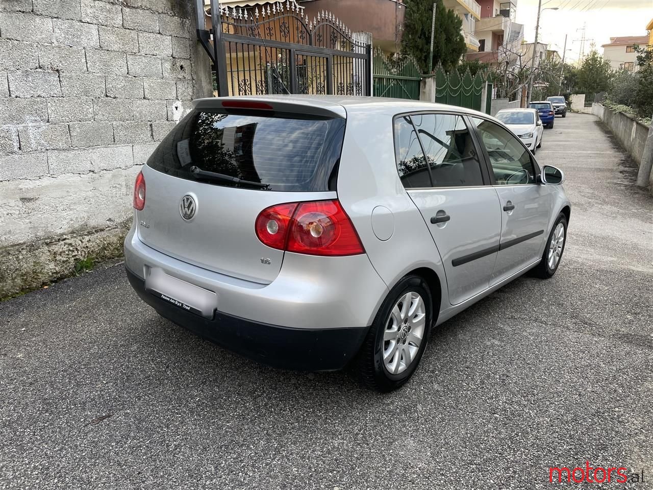 2008' Volkswagen Golf photo #2